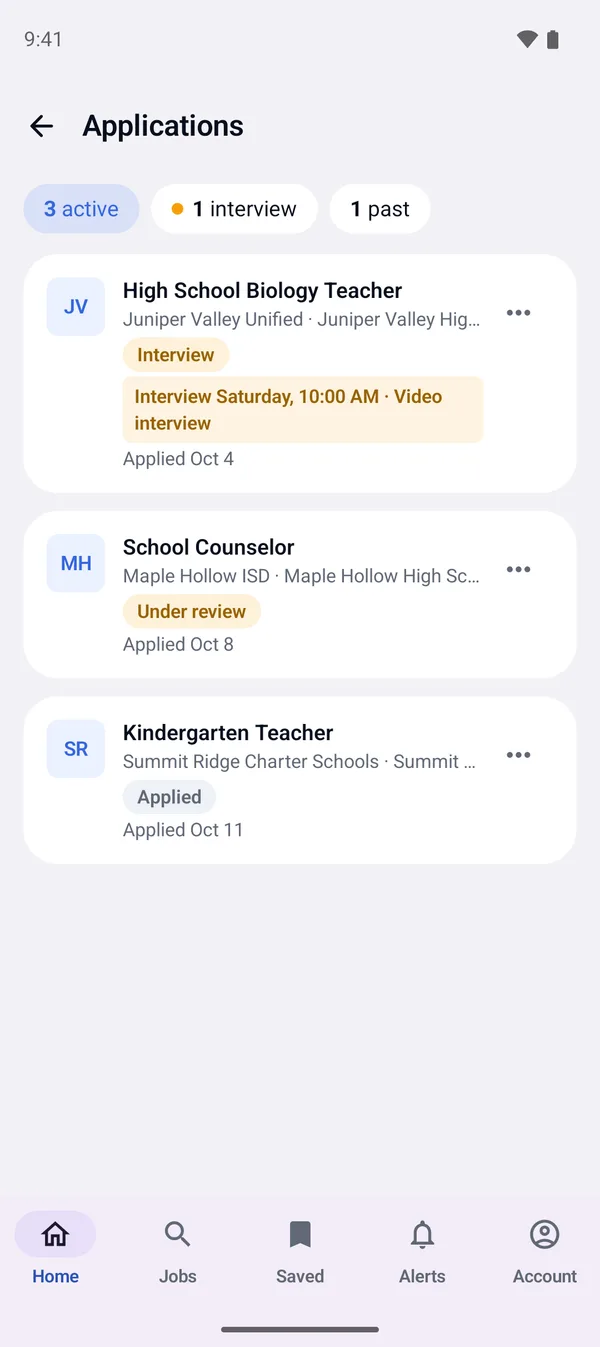 Applications with their status and an interview card with the date and format